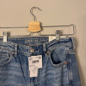 NWT American Eagle Mom Jeans